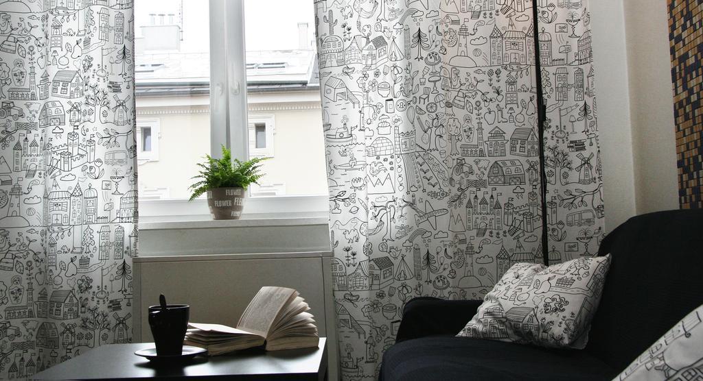 High Life Hostel Красков Екстериор снимка